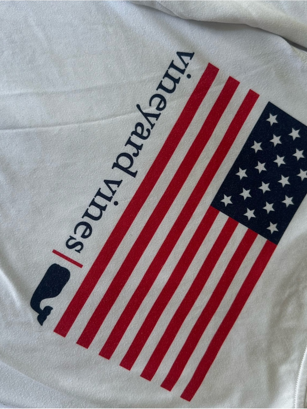 Vineyard Vines boys XL White American Flag performance long sleeve